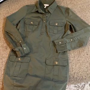 Like new Old Navy women’s cargo type dress!